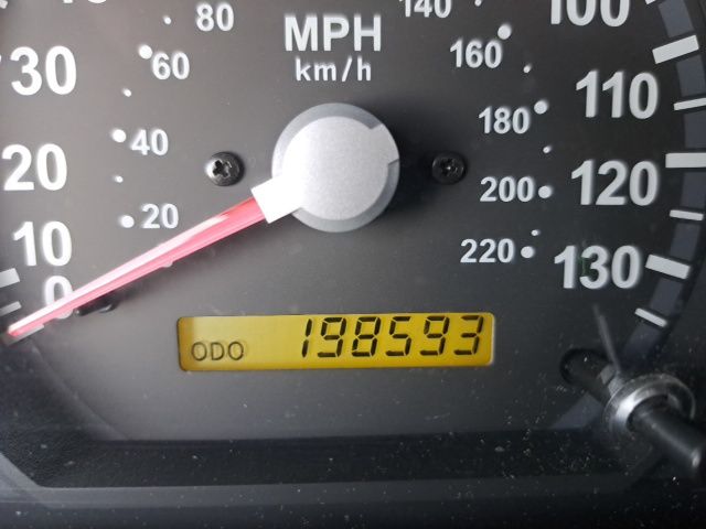 Used 2006 Silver Kia EX image 19