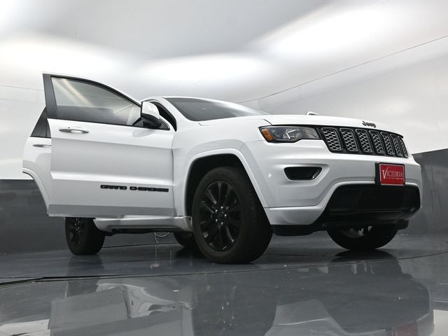 2020 Jeep Grand Cherokee Altitude White/off-white at River Oaks CDJR