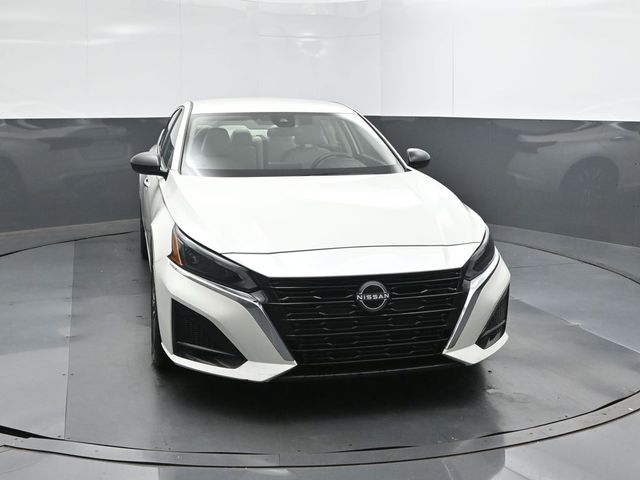 Used 2025 Nissan Altima Sedan