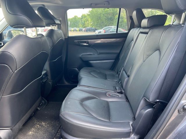 2021 Magnetic Gray Metallic Toyota Highlander Limited AWD SUV