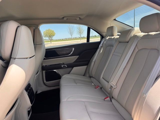 2018 Lincoln Continental Select