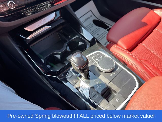 Used 2022 Black Sapphire Metallic BMW sDrive30i image 28