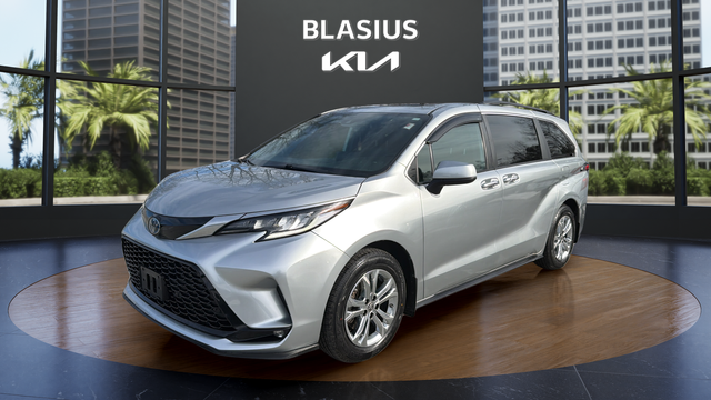 2022 Toyota Sienna XSE 7-Passenger AWD
