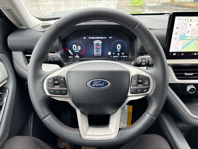 New 2026 Space White Metallic Ford Active image 33