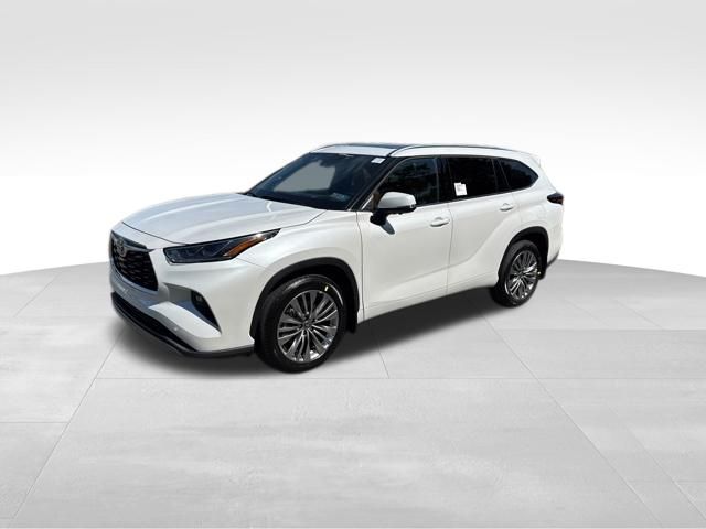 White (Wind Chill Pearl) 2026 Toyota Highlander Platinum AWD SUV / Crossover All-Wheel Drive 8-Speed Automatic