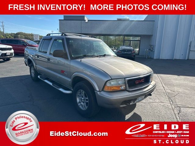 Pewter Metallic 2002 GMC Sonoma Pickup Truck Four-Wheel Drive 4-Speed Automatic Overdrive
