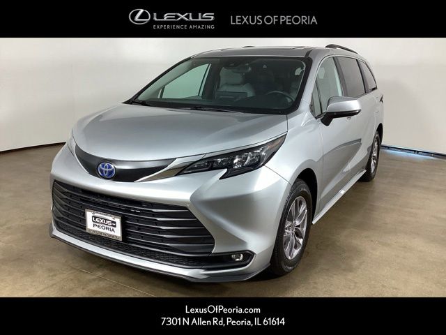 Celestial Silver Metallic 2025 Toyota Sienna Minivan Front-Wheel Drive Continuously Variable Transmission