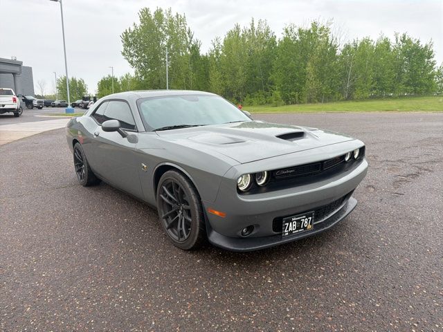 2023 Destroyer Gray Clearcoat Dodge Challenger R/T Scat Pack RWD Coupe