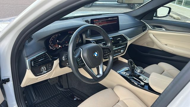 2022 BMW 5 Series 530i xDrive 14