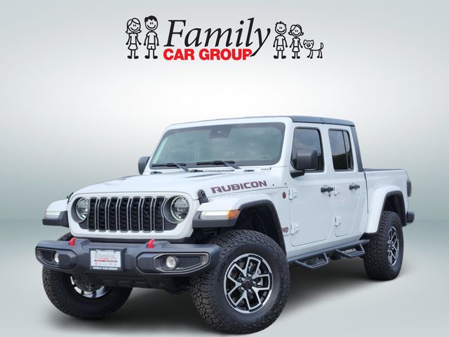 Bright White Clearcoat 2025 Jeep Gladiator Pickup Truck Four-Wheel Drive 8-Speed Automatic
