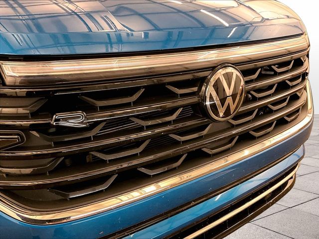 2024 Volkswagen Atlas Cross Sport 2.0T SEL R-Line  at Subaru and VW of Moon Township
