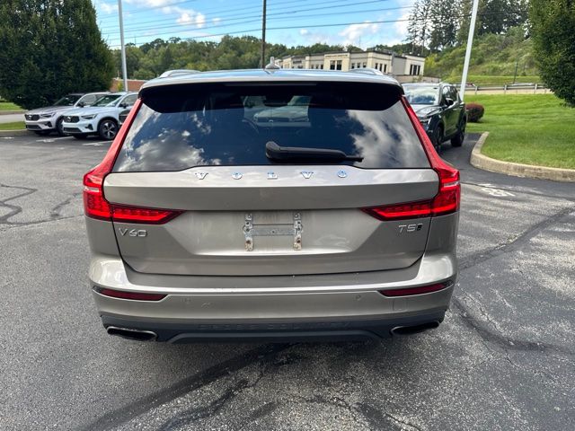Used 2020  Volvo T5 image 4