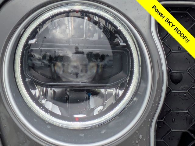 2023 Jeep Wrangler Sahara 4xe - 9