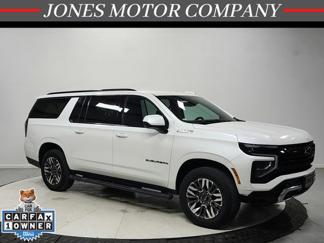 White (Iridescent Pearl Tricoat) 2025 Chevrolet Suburban SUV / Crossover Four-Wheel Drive 