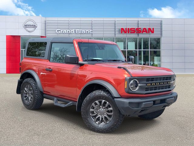 Hot Pepper Red Metallic Tinted Clearcoat 2022 Ford Bronco SUV / Crossover Four-Wheel Drive 7-Speed Manual