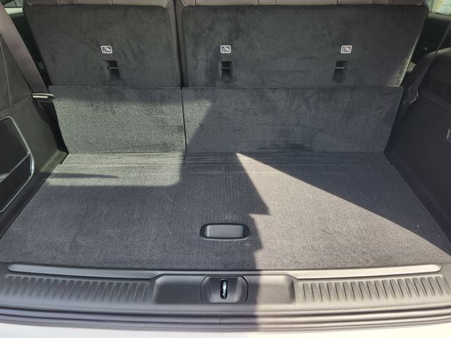 New 2026 White/off-white Jeep Upland image 22