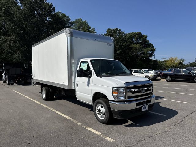 New 2027 White Ford 16FT BOX/LIFTGATE image 2