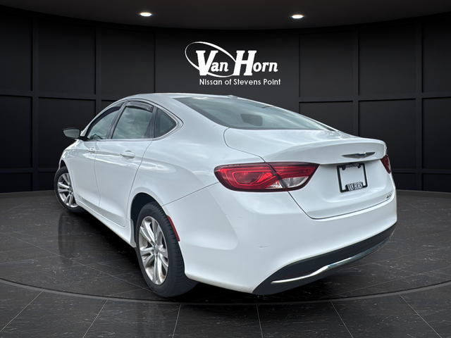 Used 2015 Bright White Clearcoat Chrysler Limited image 5