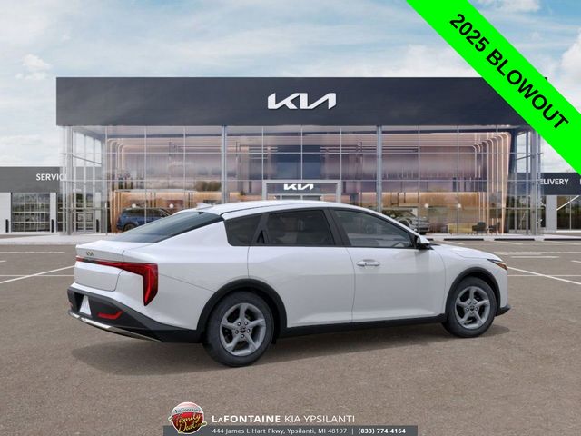 2025 Kia K4 LXS - Photo 6