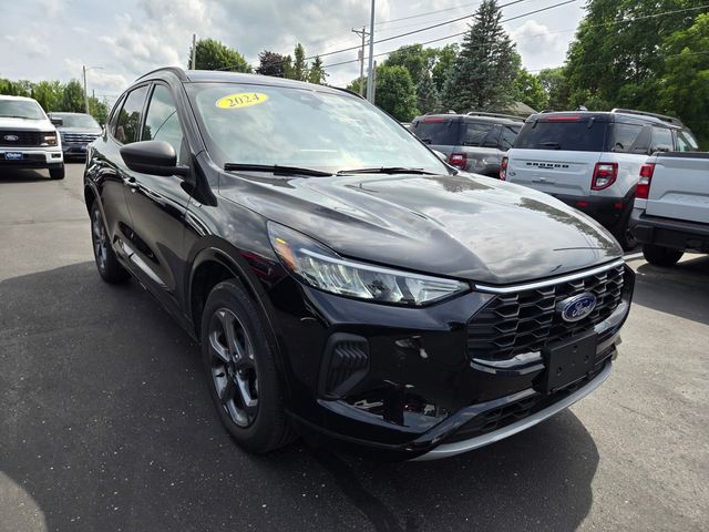 Black Metallic 2024 Ford Escape SUV / Crossover All-Wheel Drive 8-Speed Automatic