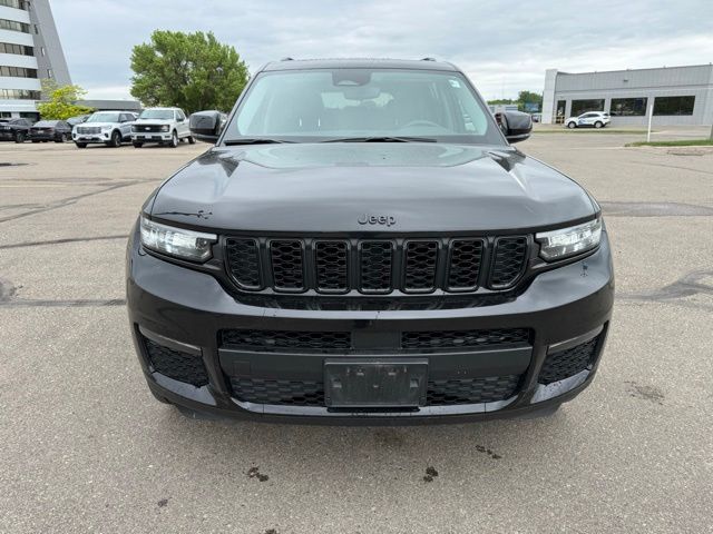 2022 Diamond Black Crystal Pearlcoat Jeep Grand Cherokee L Limited 4X4 SUV