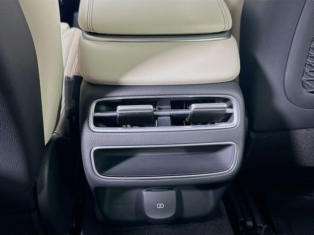 Thumbnail: 2026 Genesis GV70 - 26