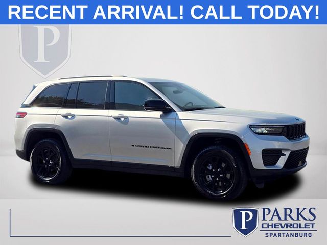 Silver Zynith 2025 Jeep Grand Cherokee Altitude 4WD SUV / Crossover Four-Wheel Drive 8-Speed Automatic