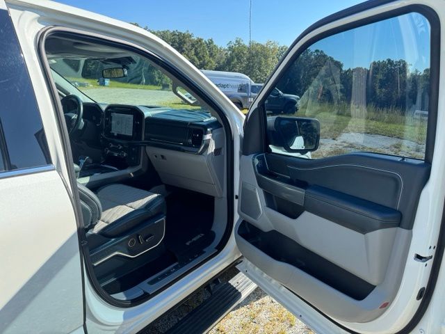 Used 2021 White Ford Limited image 13