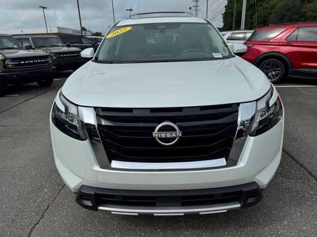 Used 2025 White Nissan Platinum image 2