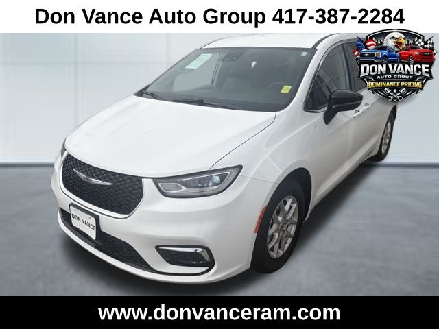 View vehicle photo 2