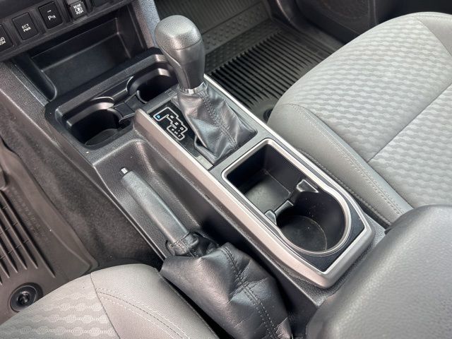2022 Toyota Tacoma SR5 - Photo 26