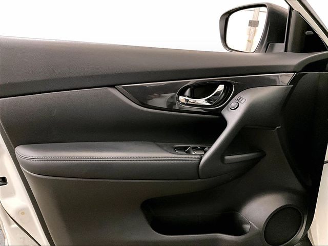 2017 Nissan Rogue SV White at Grove City Ford