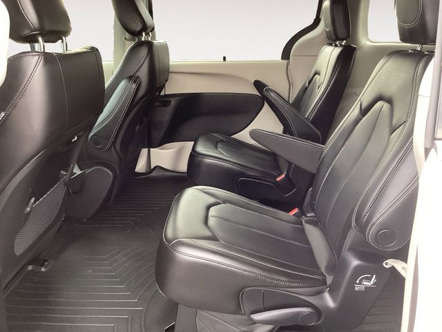 Used Car 2023 Chrysler Pacifica  Touring L For Sale Under $30,000 In San Antonio, Texas