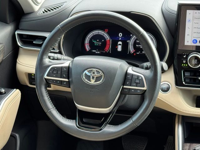 Used 2024 Toyota Highlander SUV
