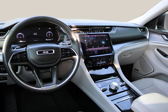 Used Car 2023 Jeep Grand Cherokee  Overland For Sale Under $40,000 In Austin, Texas