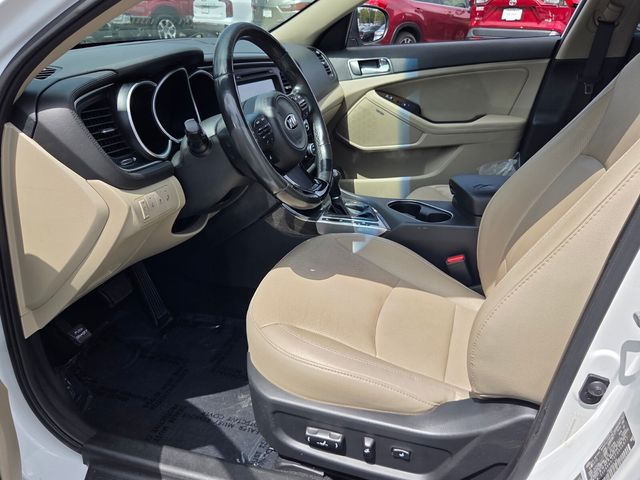 Used 2015 White Kia EX image 15