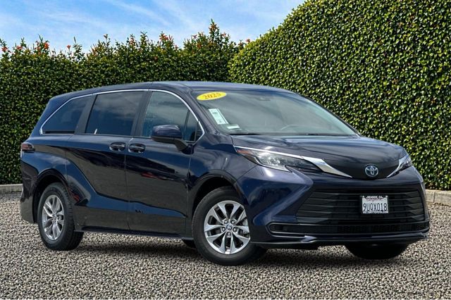 Used 2025  Toyota LE image 2