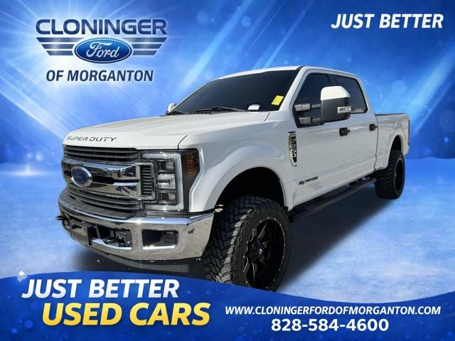 Oxford White 2018 Ford F-250 Super Duty XLT Crew Cab 4WD Pickup Truck Four-Wheel Drive 6-Speed Automatic