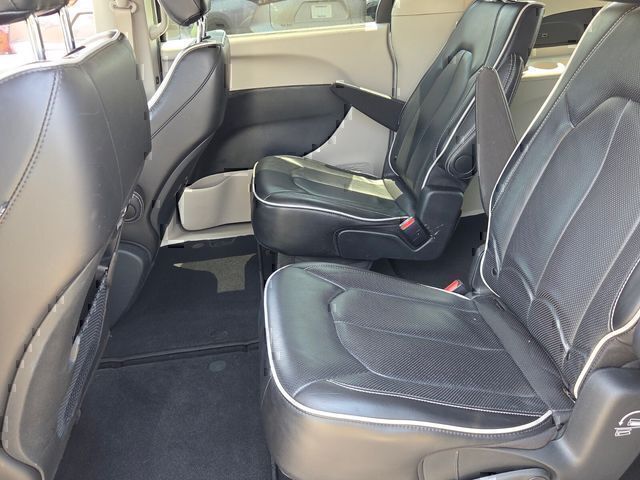 Used 2024 Chrysler Pacifica Van