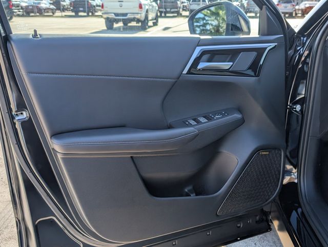 New 2026 Black Mitsubishi SE image 10