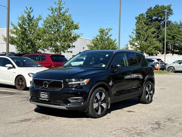 2021 Volvo XC40 T5 Momentum AWD