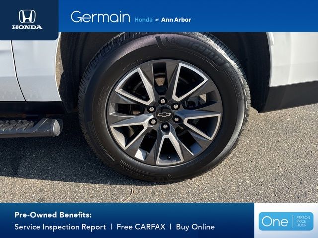 Used 2024 Summit White Chevrolet Z71 image 4