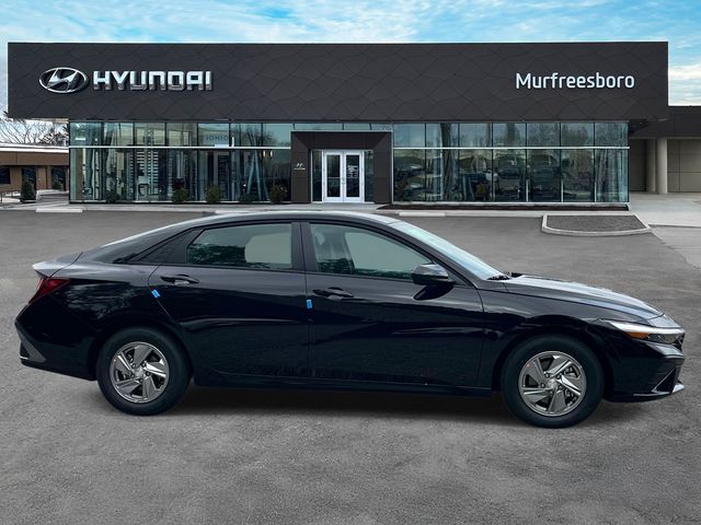 New 2026 Black Hyundai SE image 4