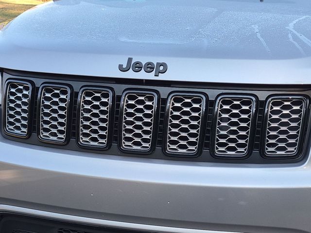 Used 2019 Silver Jeep Altitude image 24