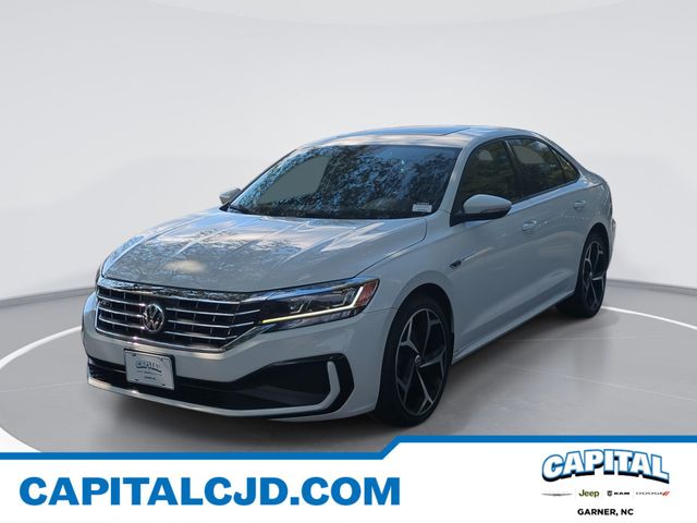 Pure White 2020 Volkswagen Passat Sedan Front-Wheel Drive 6-Speed Automatic