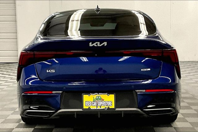 View vehicle photo 5