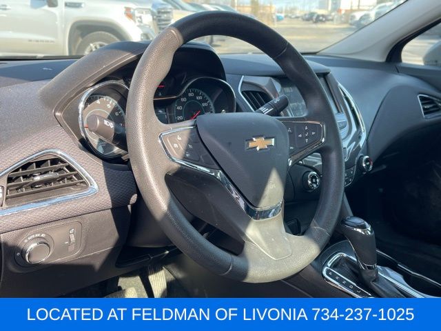 Used 2018 Chevrolet Cruze For Sale in Livonia, MI