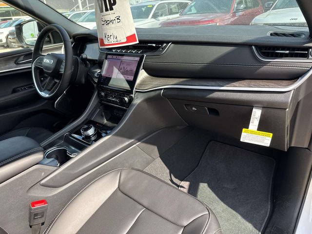 New 2025 White Jeep Limited image 26
