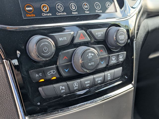 2020 Jeep Grand Cherokee - Image 23