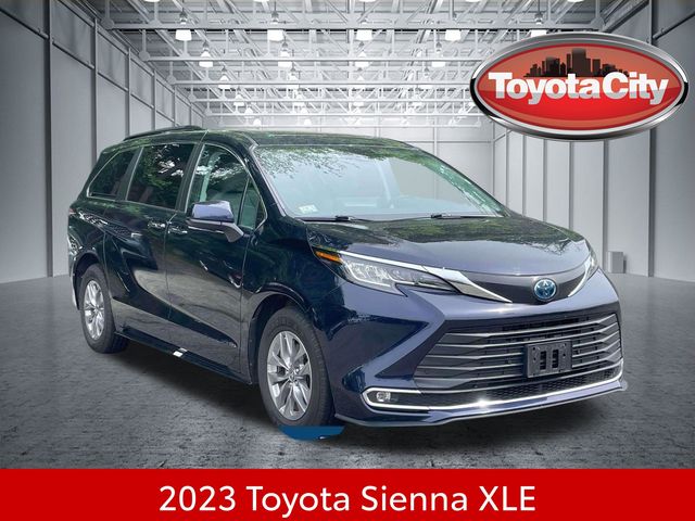 Blueprint 2023 Toyota Sienna Minivan Front-Wheel Drive Continuously Variable Transmission